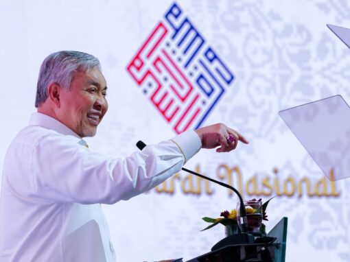‘Melayu tidak boleh terus menang sorak, kampung tergadai’- Zahid seru politik perlu kembali kepada akal, strategi