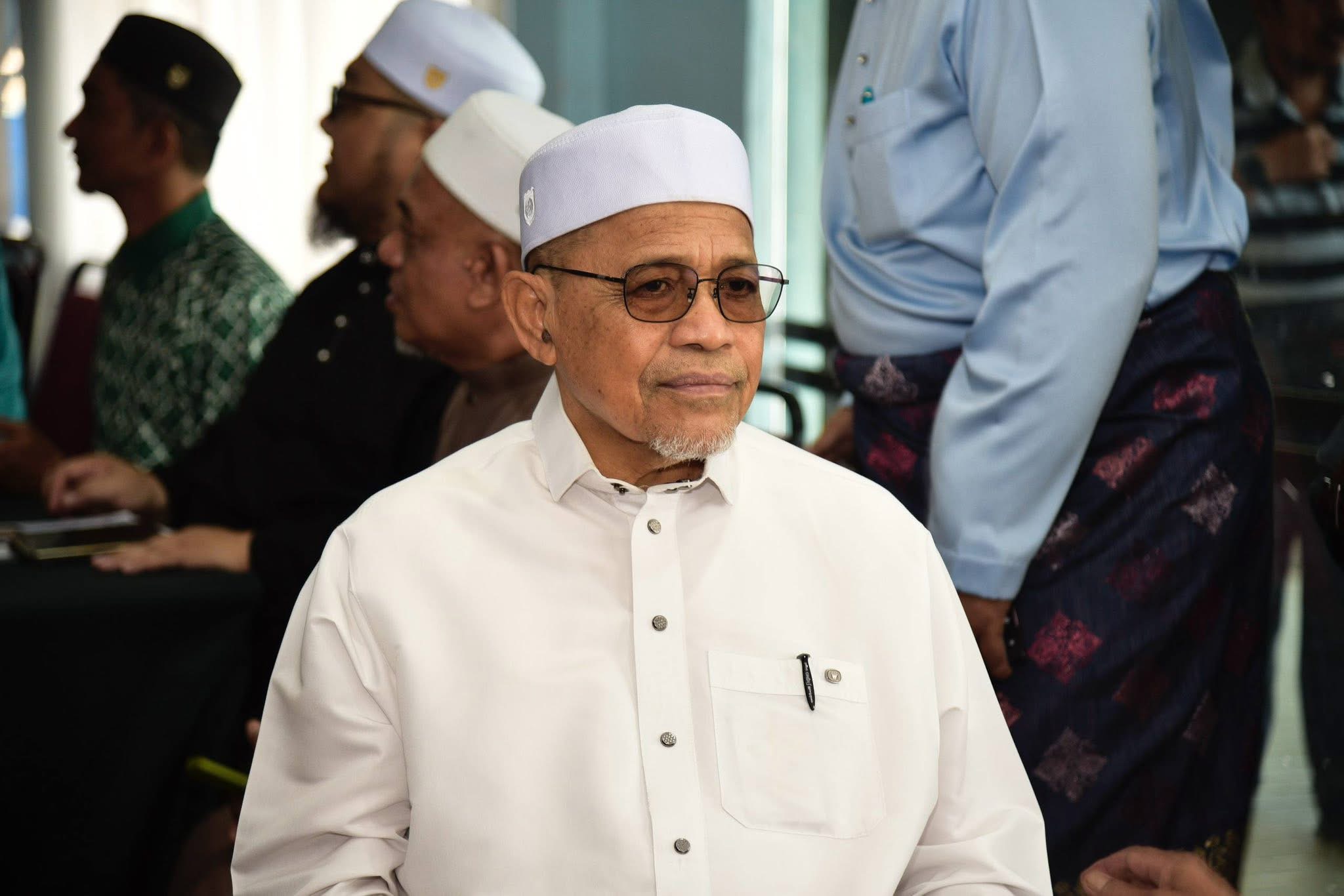 Atilia Harun menyanyi penuh emosi mempromosikan lagu Dimanakah Kau Sore Ini