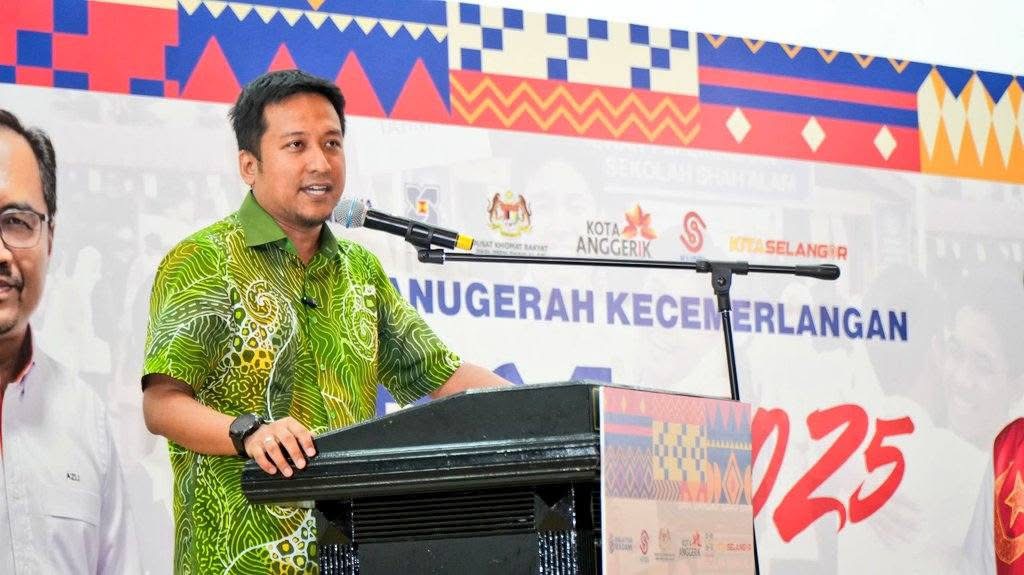 Atilia Harun menyanyi penuh emosi mempromosikan lagu Dimanakah Kau Sore Ini