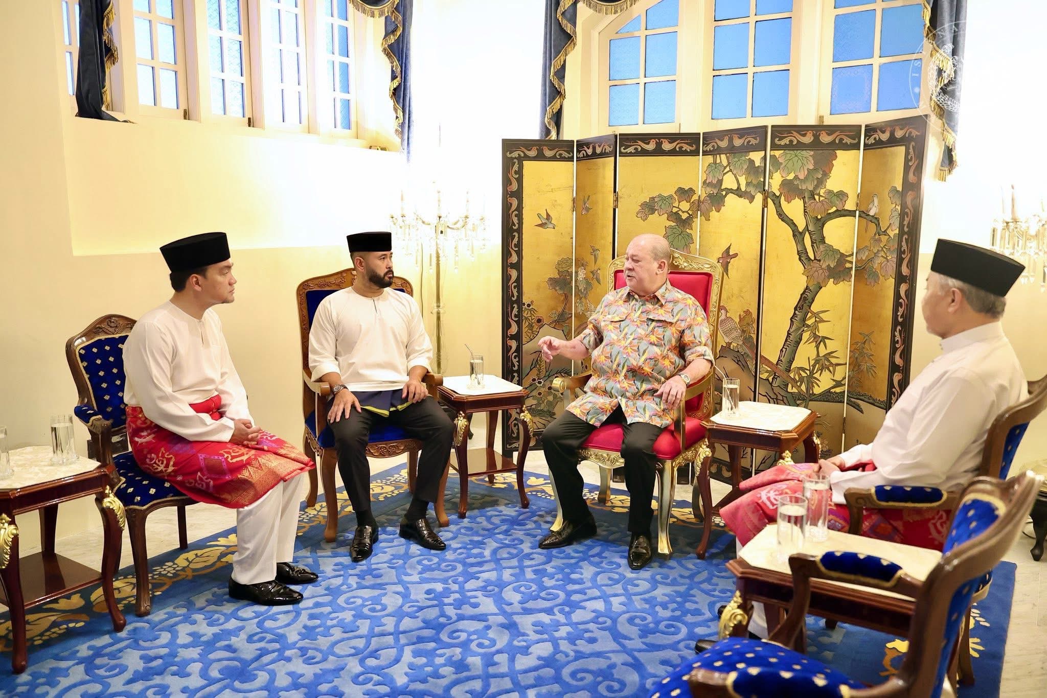 Atilia Harun menyanyi penuh emosi mempromosikan lagu Dimanakah Kau Sore Ini