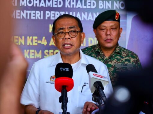 Zaid Ibrahim sertai PAS: Khaled Nordin sifatkan usaha cari ‘Tempat Berteduh’