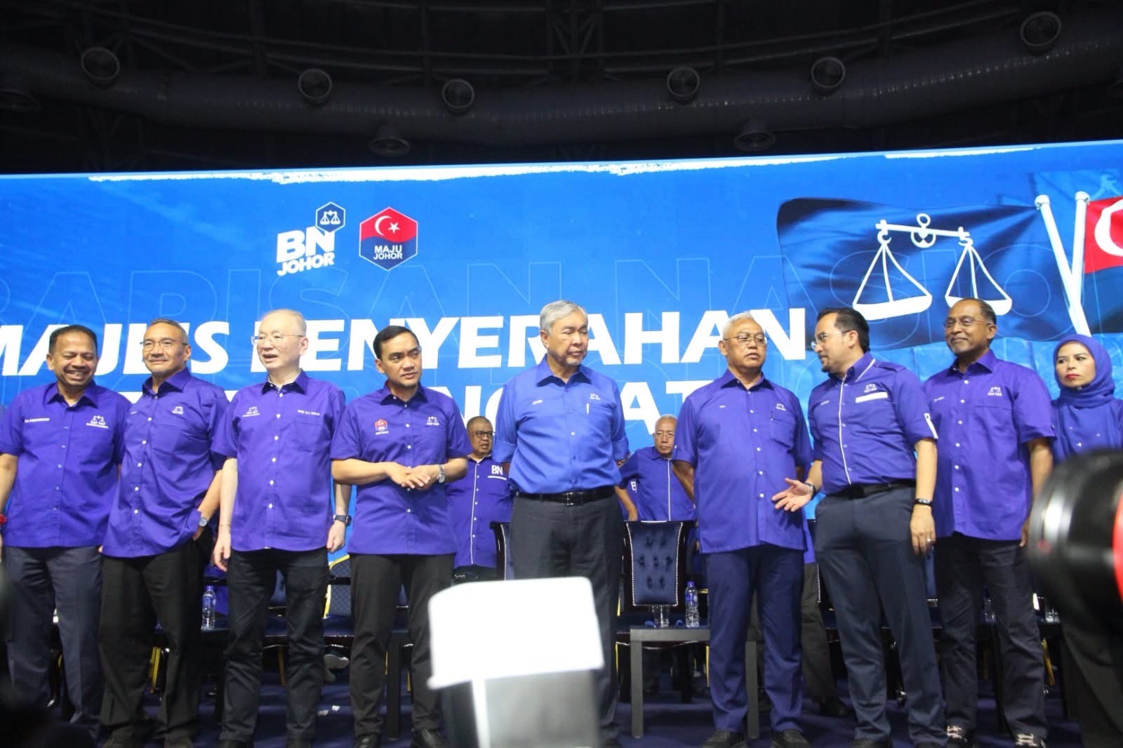 Atilia Harun menyanyi penuh emosi mempromosikan lagu Dimanakah Kau Sore Ini