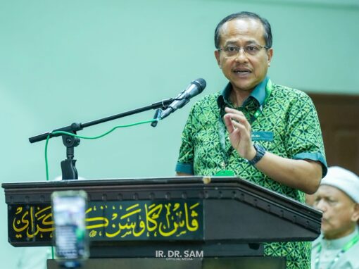 Penstrukturan semula PN: Azmin Ali, Radzi Jidin digugurkan serta merta